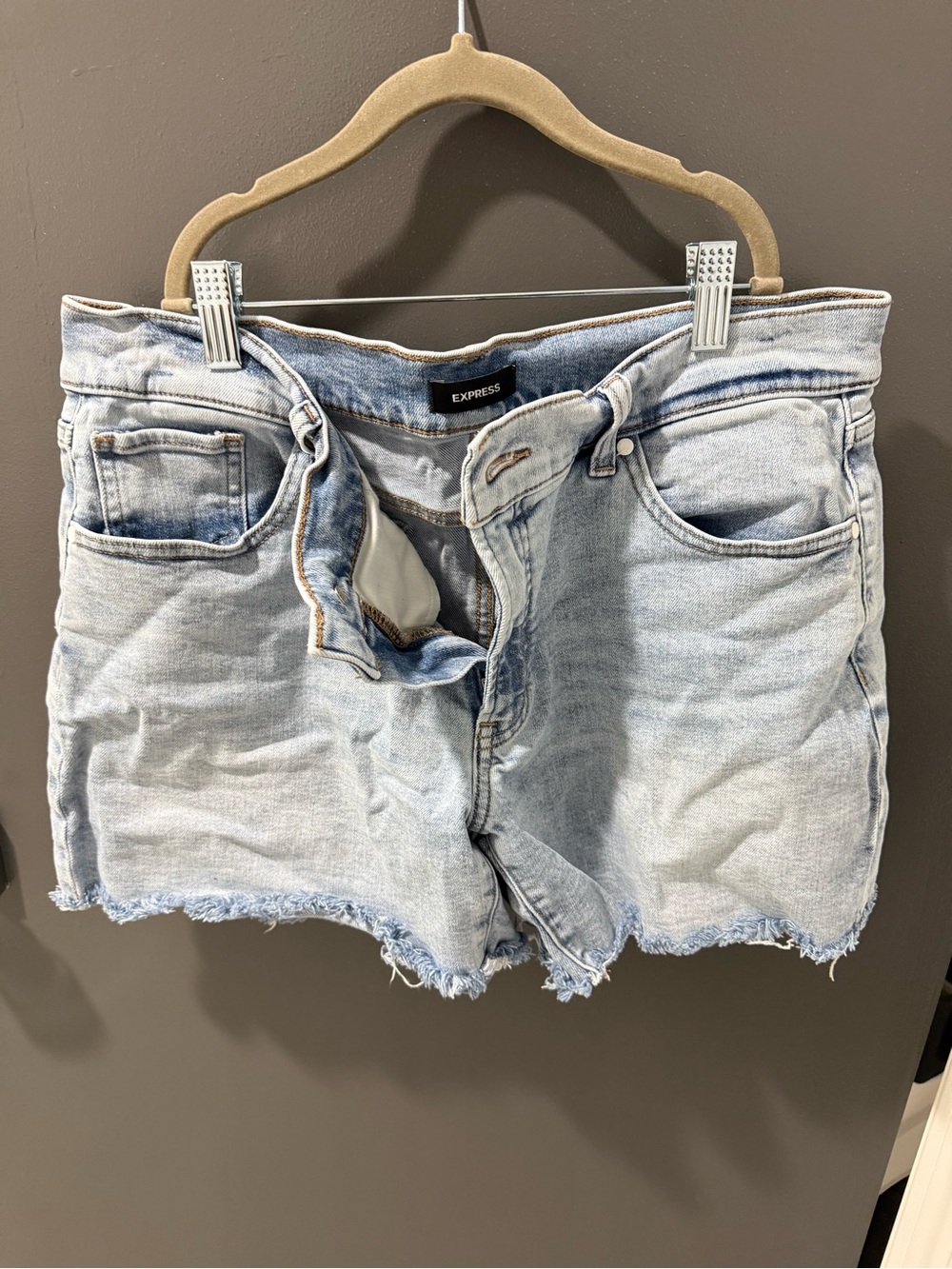 Express Women’s Shortie Mid-rise Light Wash Denim Cutoff Shorts - Light Blue